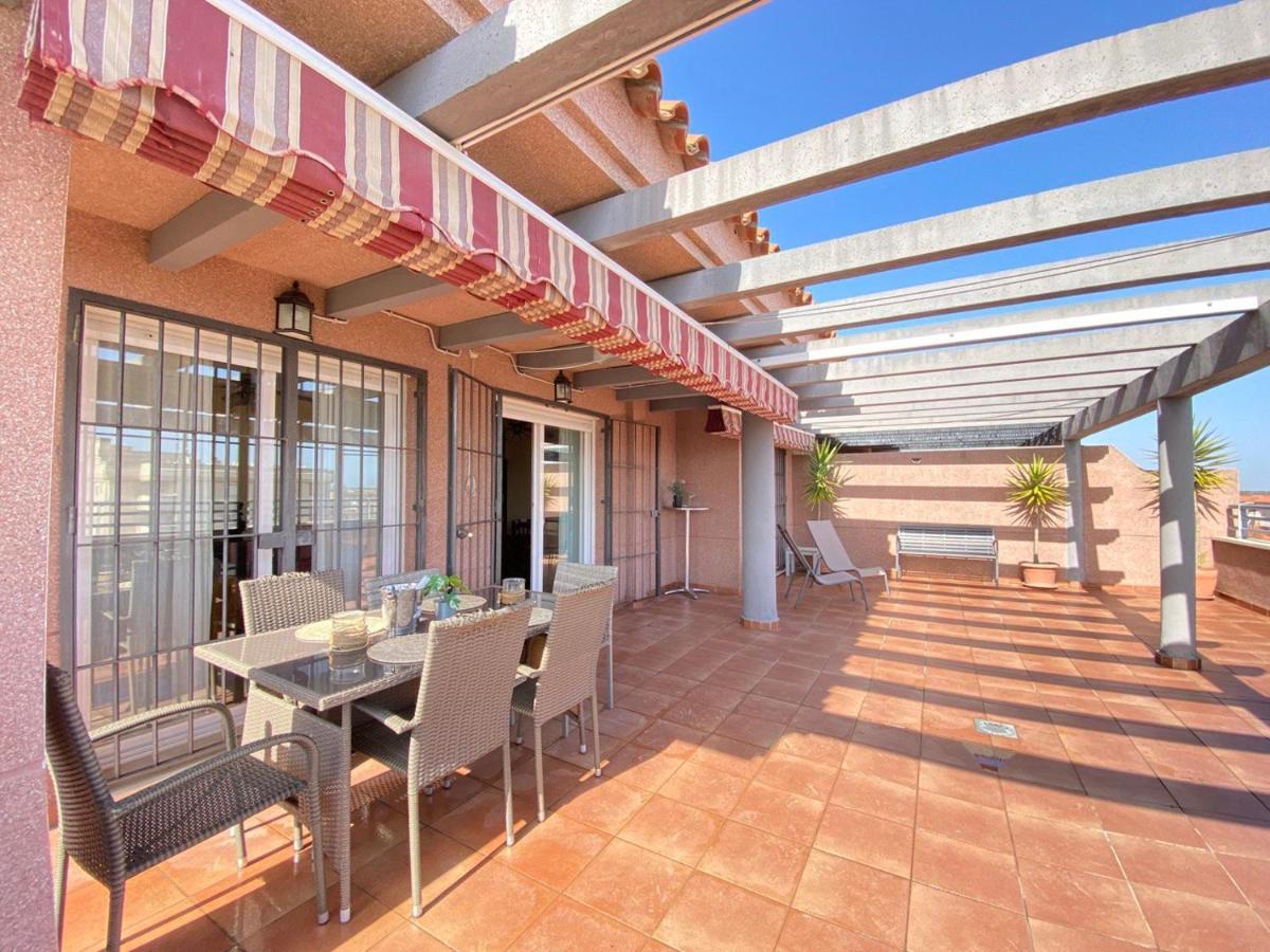 Apartment Atico Terraza 65m. Playa, Piscina, A/c, Wifi *